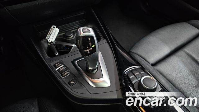 BMW 1 Series (F20) 118d Sport 5Door 2016 — фото 9