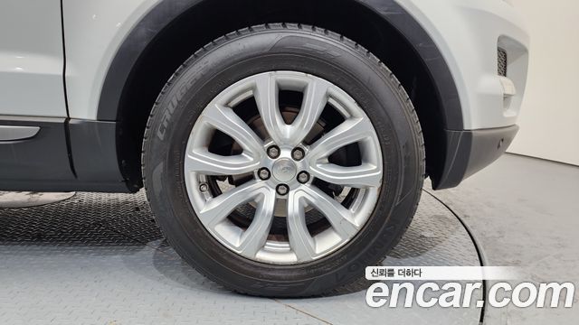 Land Rover Range Rover Evoque 2.2 SD4 Pure 2015 — фото 5