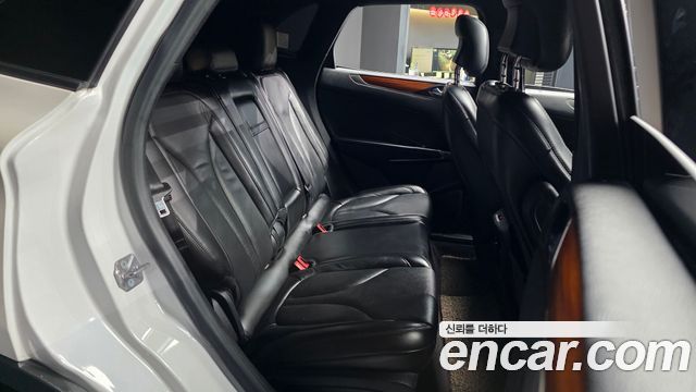 Lincoln MKC 2.0 AWD 2017 — фото 12