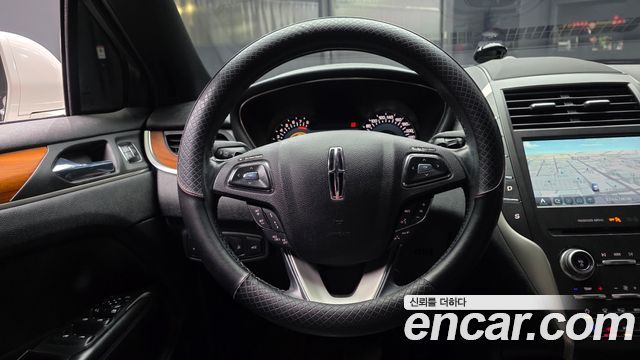 Lincoln MKC 2.0 AWD 2017 — фото 13