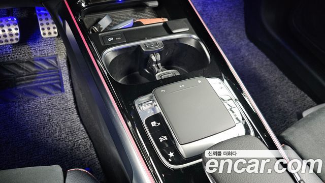 Mercedes-Benz GLB-Class (X247) GLB250 4MATIC 2020 — фото 17