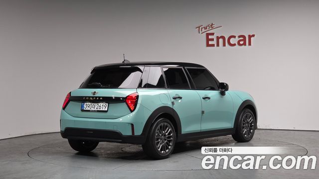 MINI Cooper C (IV) 5Door Essential 2025 — фото 2