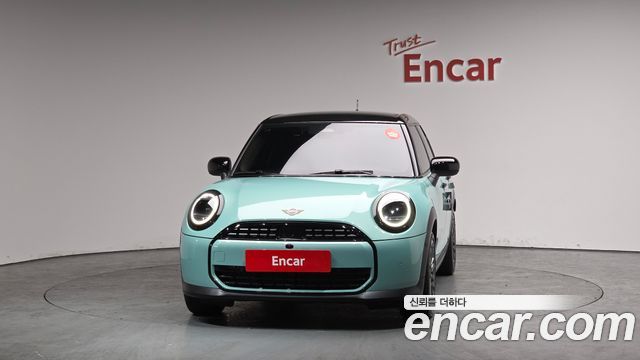 MINI Cooper C (IV) 5Door Essential 2025 — фото 3