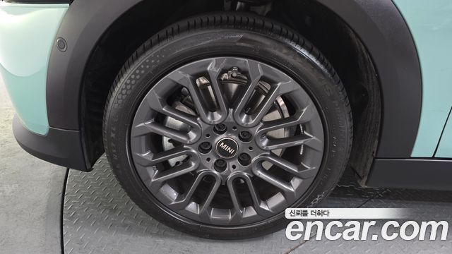 MINI Cooper C (IV) 5Door Essential 2025 — фото 5