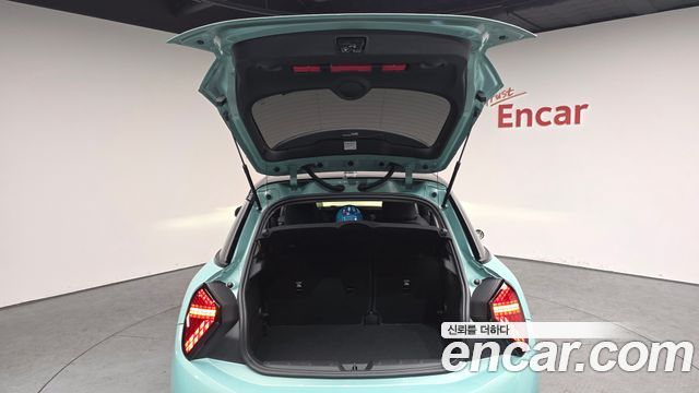 MINI Cooper C (IV) 5Door Essential 2025 — фото 20