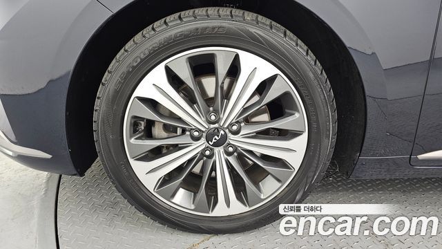 Kia K8 2.5 Gasoline 2WD Signature 2022 — фото 5