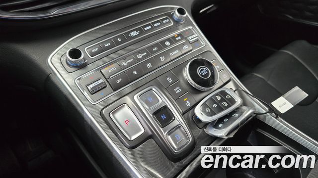 Hyundai Santa Fe Gasoline 2.5T 2WD Prestige 2023 — фото 9