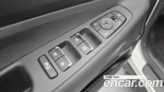 Hyundai Santa Fe Gasoline 2.5T 2WD Prestige 2023 — фото 14