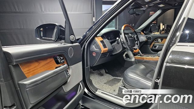 Land Rover Range Rover (IV) 5.0 SC AB LWB 2018 — фото 10