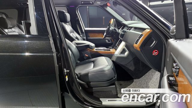 Land Rover Range Rover (IV) 5.0 SC AB LWB 2018 — фото 11