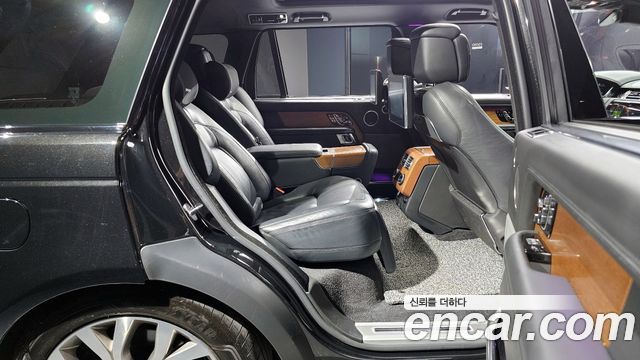 Land Rover Range Rover (IV) 5.0 SC AB LWB 2018 — фото 12