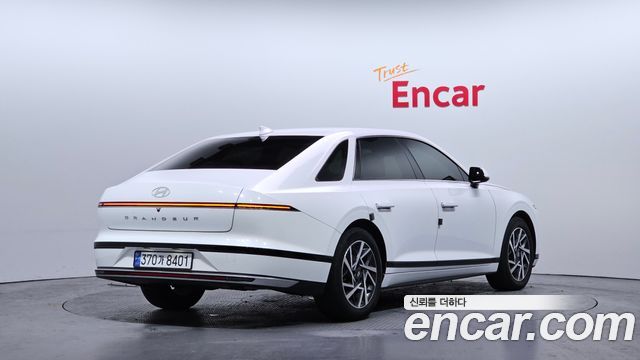 Hyundai Grandeur (GN7) 2,5 Gasoline 2WD Premium 2023 — фото 2