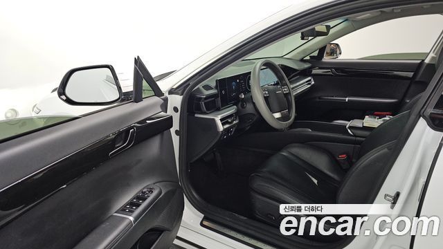 Hyundai Grandeur (GN7) 2,5 Gasoline 2WD Premium 2023 — фото 10