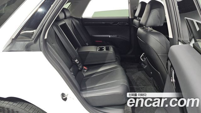 Hyundai Grandeur (GN7) 2,5 Gasoline 2WD Premium 2023 — фото 12