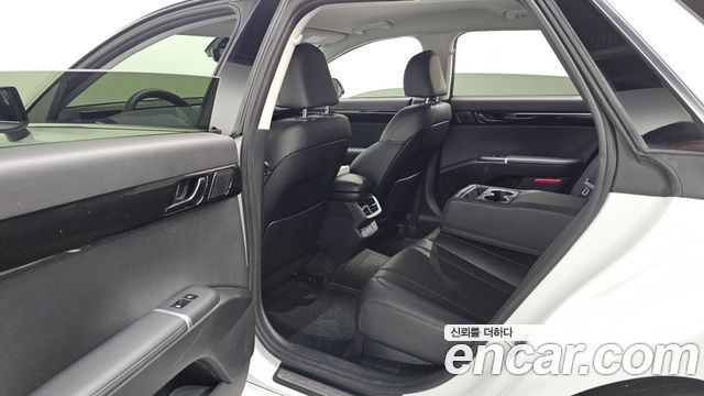 Hyundai Grandeur (GN7) 2,5 Gasoline 2WD Premium 2023 — фото 13