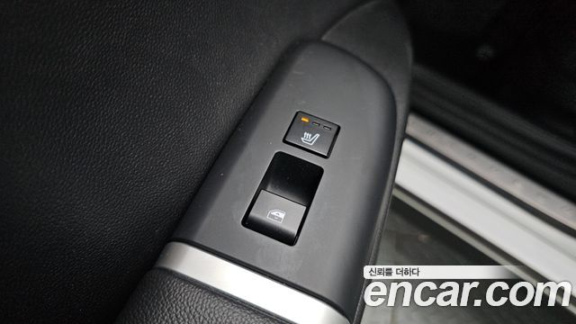 Hyundai Grandeur (GN7) 2,5 Gasoline 2WD Premium 2023 — фото 19