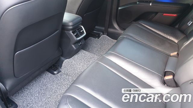 Hyundai Grandeur (GN7) 3.5 LPG 2WD (Taxi) Deluxe 2023 — фото 19