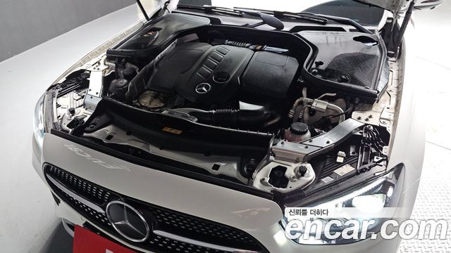 Mercedes-Benz E-Class (W213) E220d 4MATIC AMG Line 2023 — фото 6