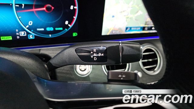 Mercedes-Benz E-Class (W213) E220d 4MATIC AMG Line 2023 — фото 9