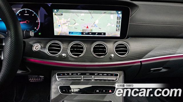 Mercedes-Benz E-Class (W213) E220d 4MATIC AMG Line 2023 — фото 16