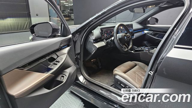 BMW 5 Series (G60) 520i M Sport 2024 — фото 15