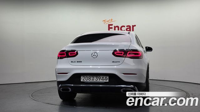 Mercedes-Benz GLC-Class (X253) GLC300 4MATIC Premium Coupe 2020 — фото 4