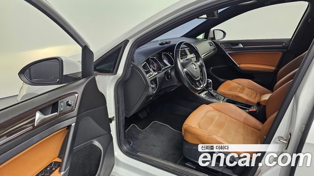 Volkswagen Golf (VII) 2.0 TDI 40th Edition 2015 — фото 10