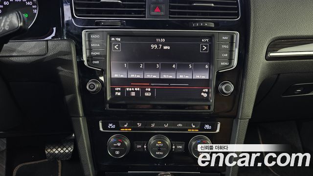 Volkswagen Golf (VII) 2.0 TDI 40th Edition 2015 — фото 17