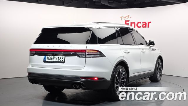 Lincoln Aviator (II) 3.0 Reserve  AWD 2022 — фото 2