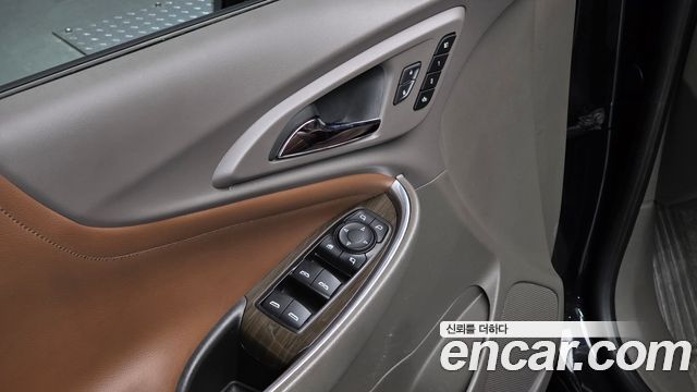 Chevrolet Malibu 2.0 Turbo LTZ Premium 2018 — фото 17