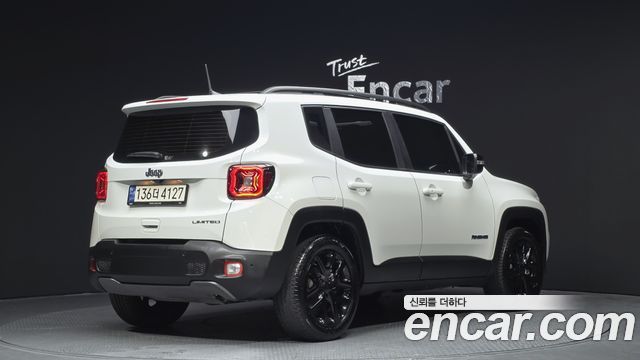 Jeep Renegade 1.3 Limited 2023 — фото 2