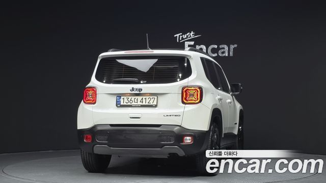 Jeep Renegade 1.3 Limited 2023 — фото 4