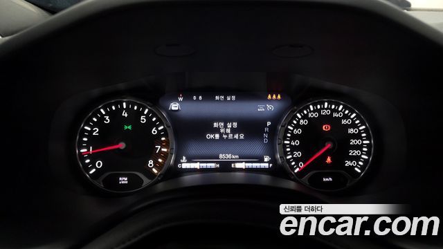 Jeep Renegade 1.3 Limited 2023 — фото 8