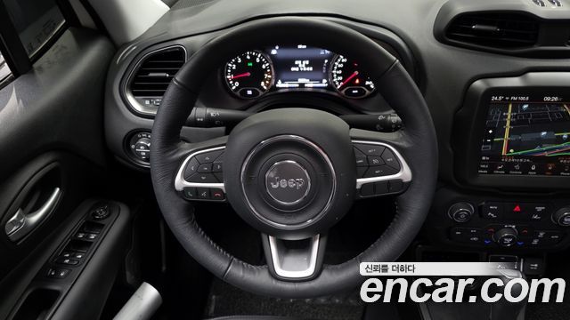 Jeep Renegade 1.3 Limited 2023 — фото 13