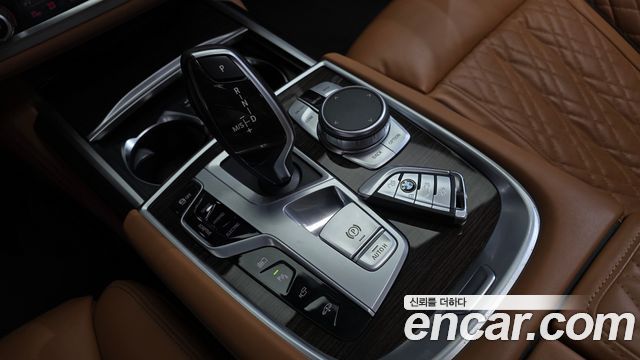 BMW 7 Series (G11) 745Le iPerformance Design Pure Excellence 2021 — фото 9