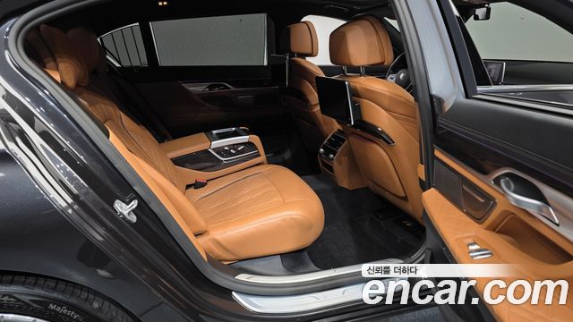 BMW 7 Series (G11) 745Le iPerformance Design Pure Excellence 2021 — фото 12