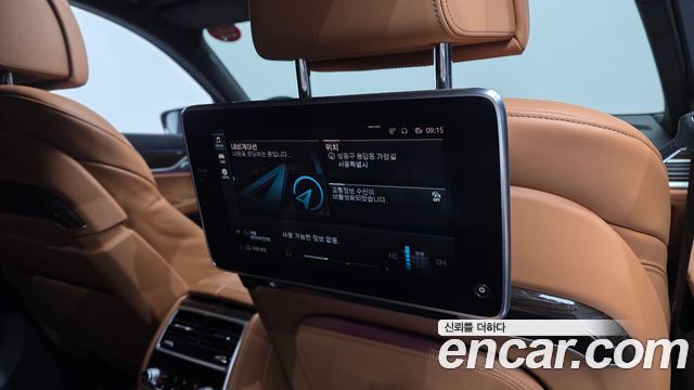 BMW 7 Series (G11) 745Le iPerformance Design Pure Excellence 2021 — фото 17