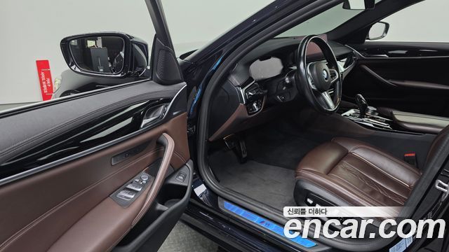 BMW 5 Series (G30) 523d xDrive M Sport 2021 — фото 10