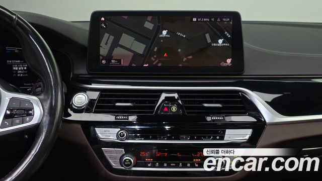 BMW 5 Series (G30) 523d xDrive M Sport 2021 — фото 16