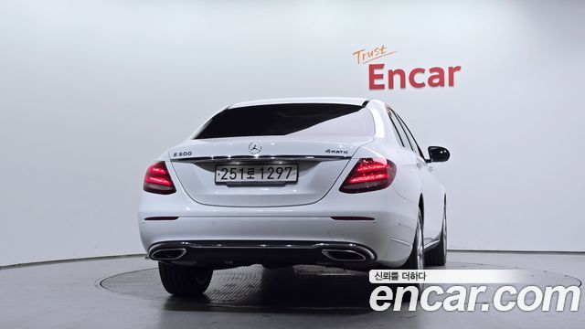 Mercedes-Benz E-Class (W213) E300 4MATIC Exclusive 2020 — фото 4