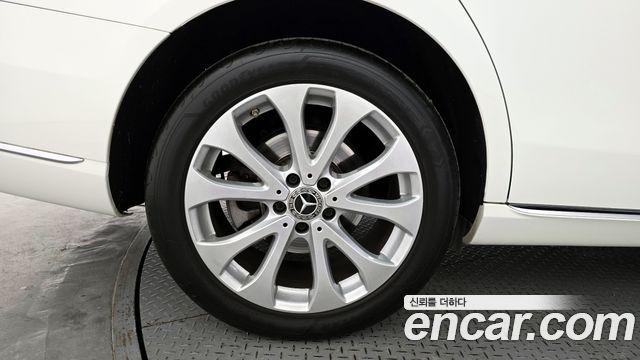 Mercedes-Benz E-Class (W213) E300 4MATIC Exclusive 2020 — фото 5
