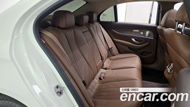 Mercedes-Benz E-Class (W213) E300 4MATIC Exclusive 2020 — фото 16