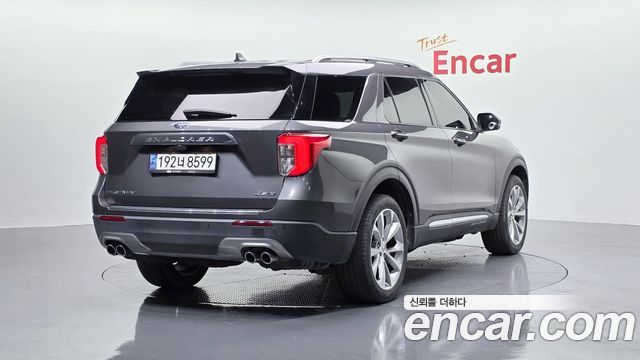 Ford Explorer (VI) 3.0 Platinum 4WD 2023 — фото 2