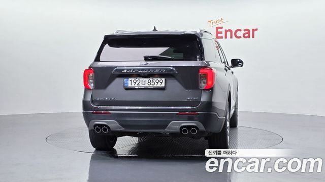 Ford Explorer (VI) 3.0 Platinum 4WD 2023 — фото 4