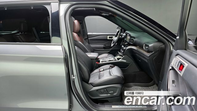 Ford Explorer (VI) 3.0 Platinum 4WD 2023 — фото 10