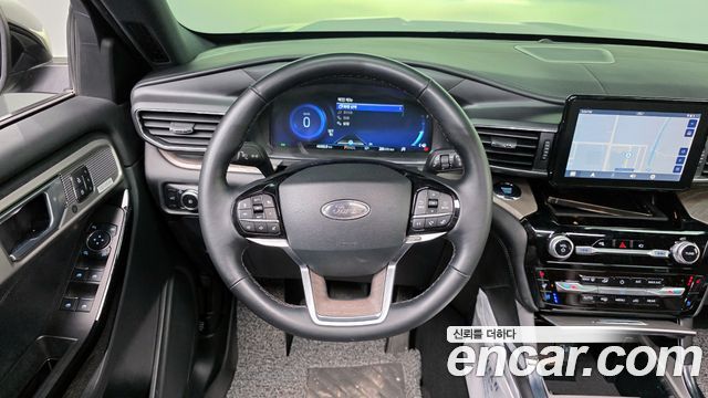 Ford Explorer (VI) 3.0 Platinum 4WD 2023 — фото 13