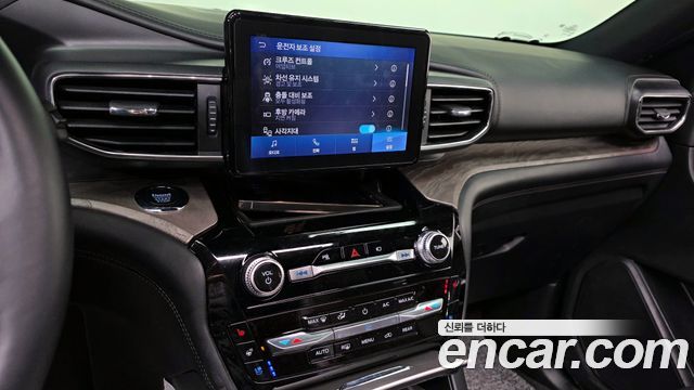 Ford Explorer (VI) 3.0 Platinum 4WD 2023 — фото 14