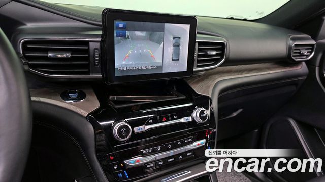 Ford Explorer (VI) 3.0 Platinum 4WD 2023 — фото 15