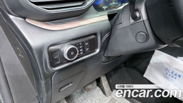 Ford Explorer (VI) 3.0 Platinum 4WD 2023 — фото 16