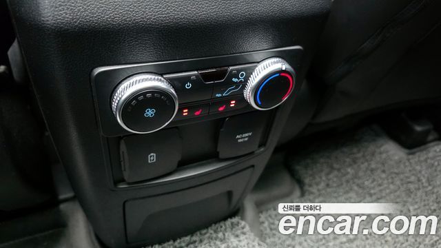 Ford Explorer (VI) 3.0 Platinum 4WD 2023 — фото 18